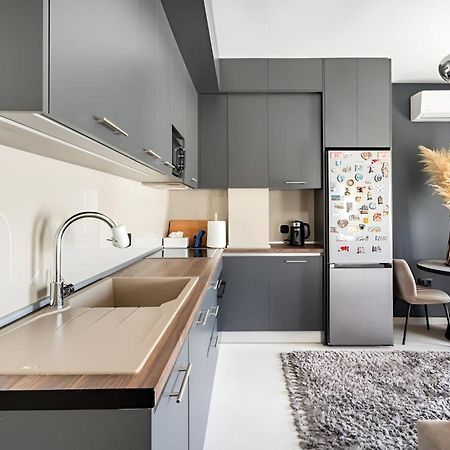 Elegant, Modern & Spacious Apartment In Thessaloniki With Balcony 外观 照片