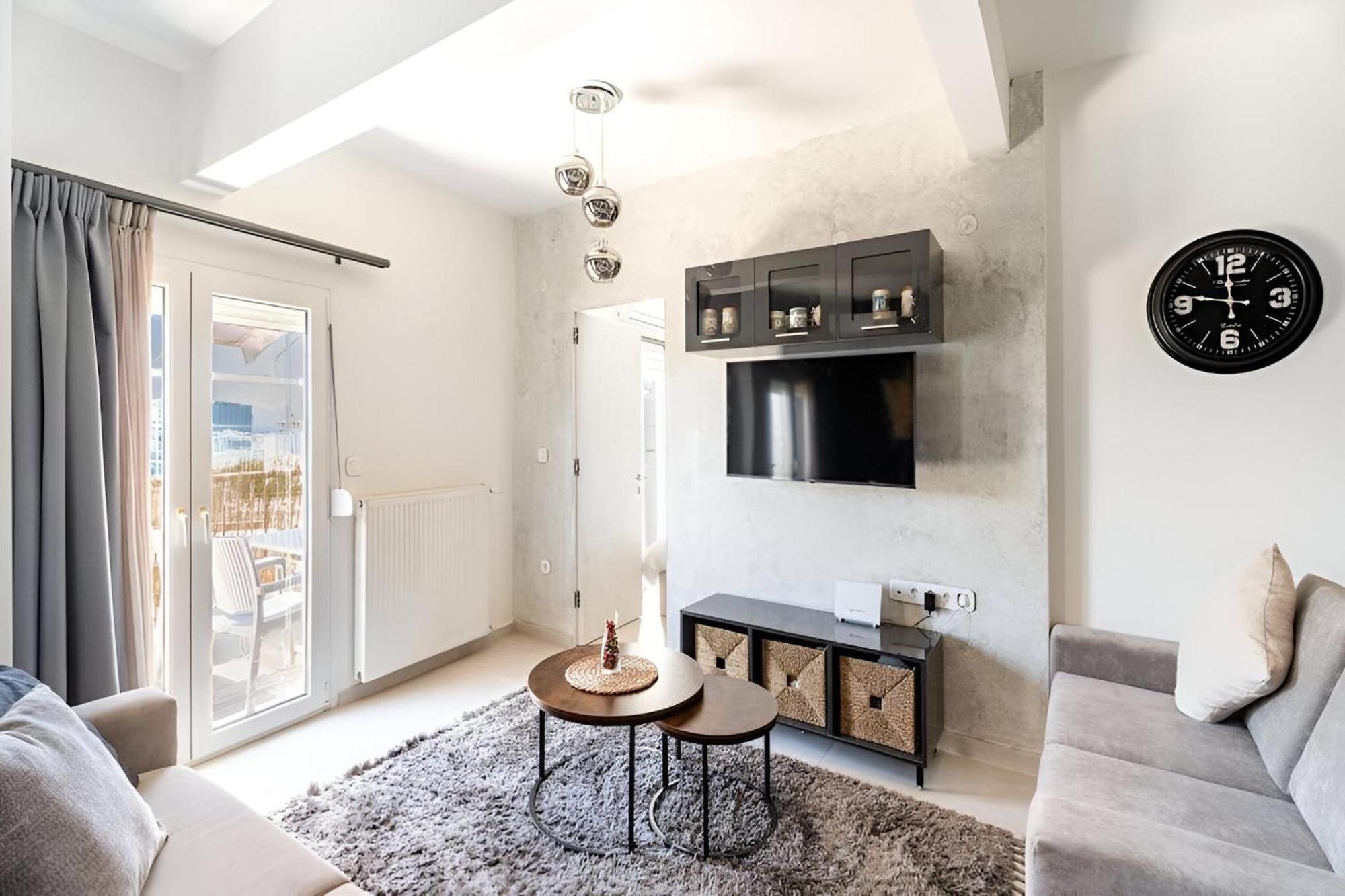 Elegant, Modern & Spacious Apartment In Thessaloniki With Balcony 外观 照片